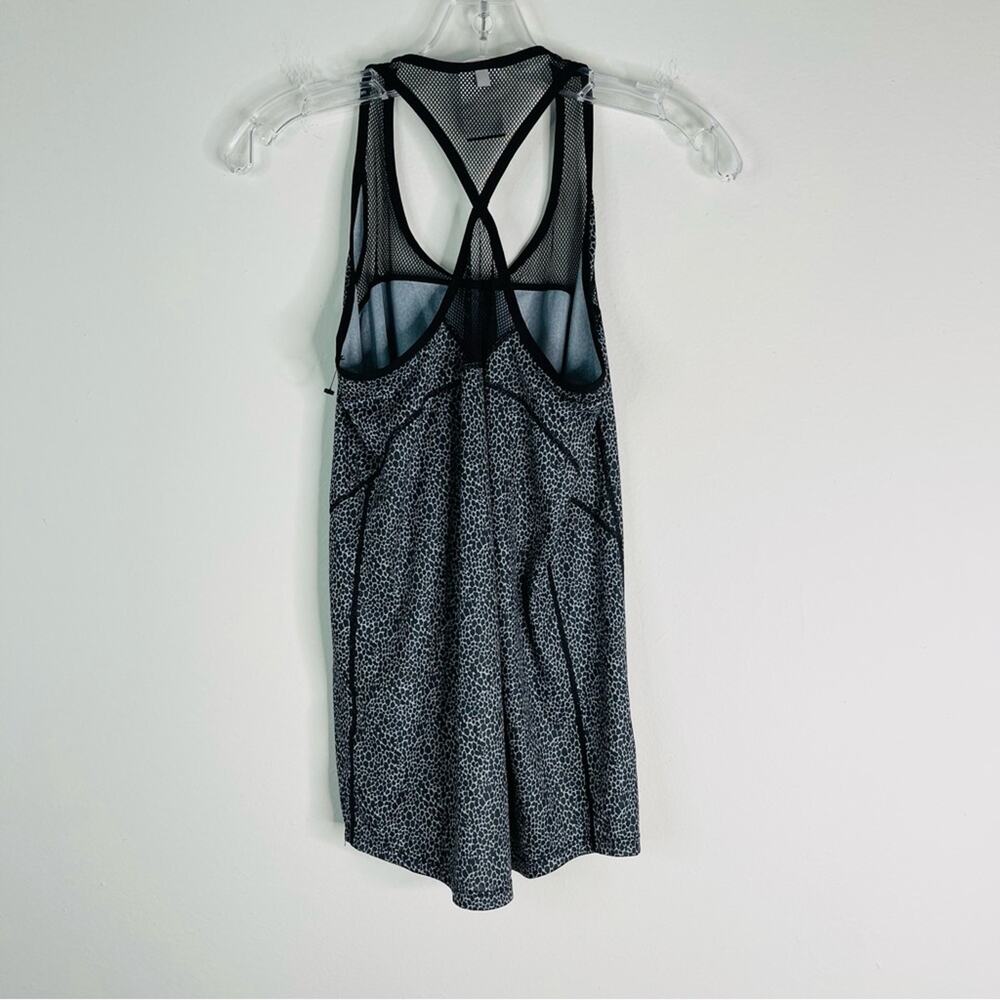 Nike black grey animal print mesh activewear athletic yoga running small - Picture 6 of 7